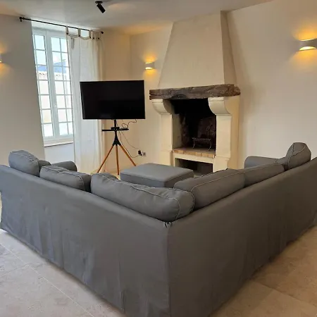 Holiday home Maison Entierement Climatisee 20 Min Des Plages *